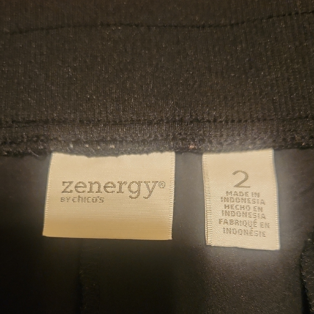 Chico's Zenergy Black Capri Lightweight Pants, Chico's Size 2 (12), Like New - Picture 2 of 12